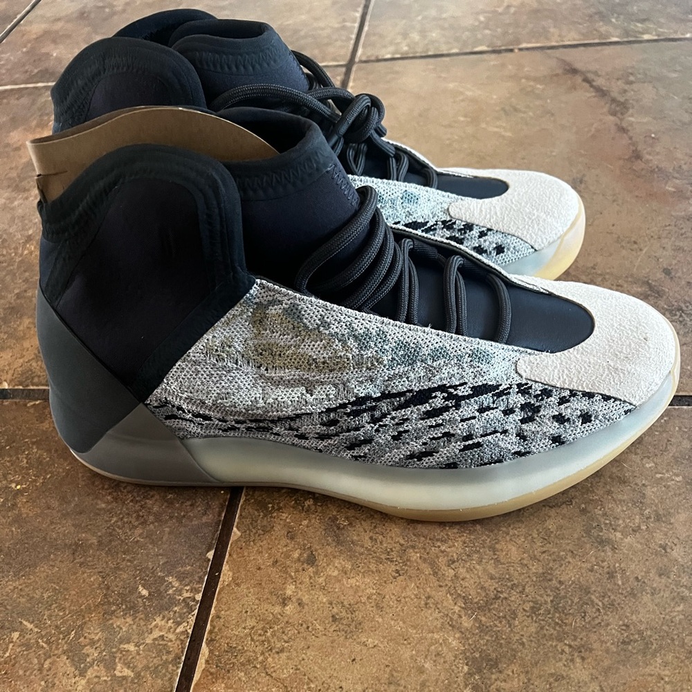 *NWT* Yeezy QNTM Basketball Shoes